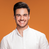 Carlos Méndez, Gerente General