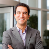 Alejandro Torres, Director de Recursos Humanos